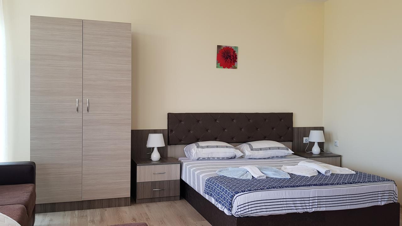 Brilliant Aparthotel Созополь Экстерьер фото